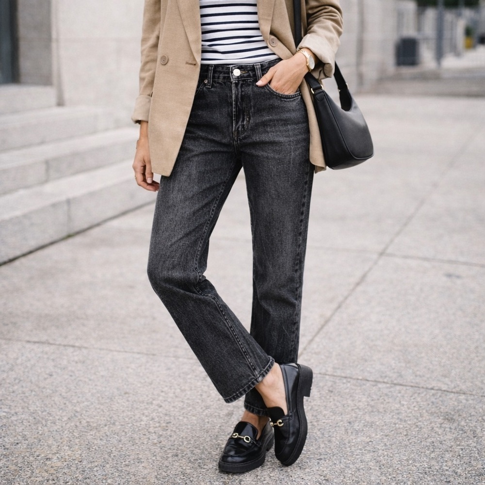 Abercrombie & Fitch The Mom High Rise Denim | Faded Black | Size 25